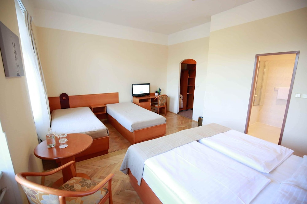 Hotel Merkur 19/63