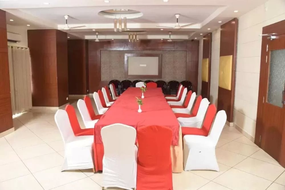 Regency Varanasi Hotel 19/22