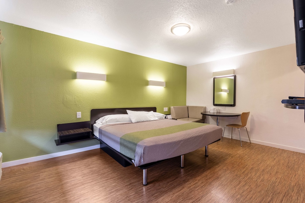 Motel6 San Rafael, CA 20/38