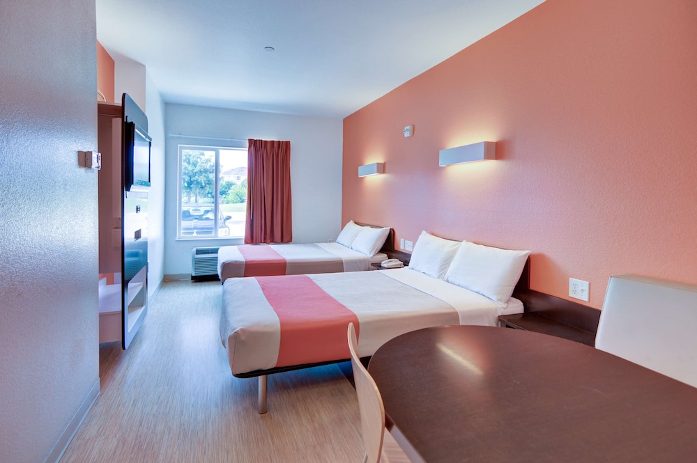 Motel6 Roanoke, TX - Northlake - Speedway 15/48