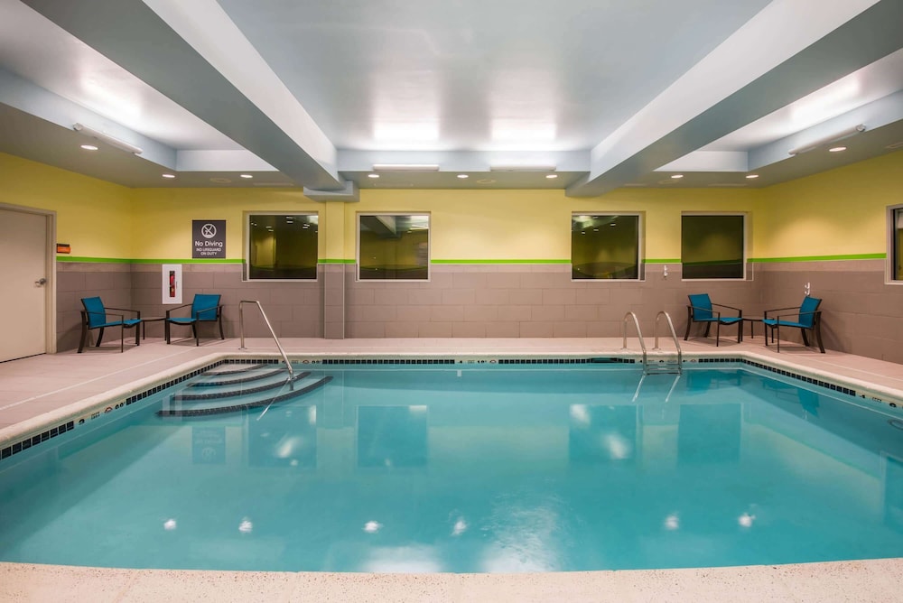 La Quinta Inn Suites By Wyndham Buffalo Amherst 34/50