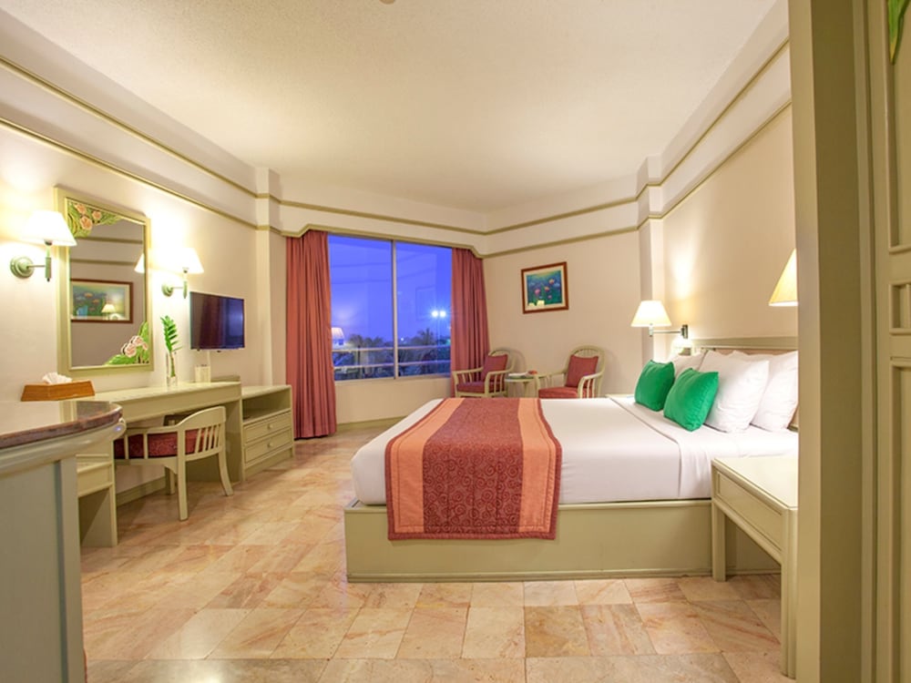 Cholchan Pattaya Beach Resort 32/74