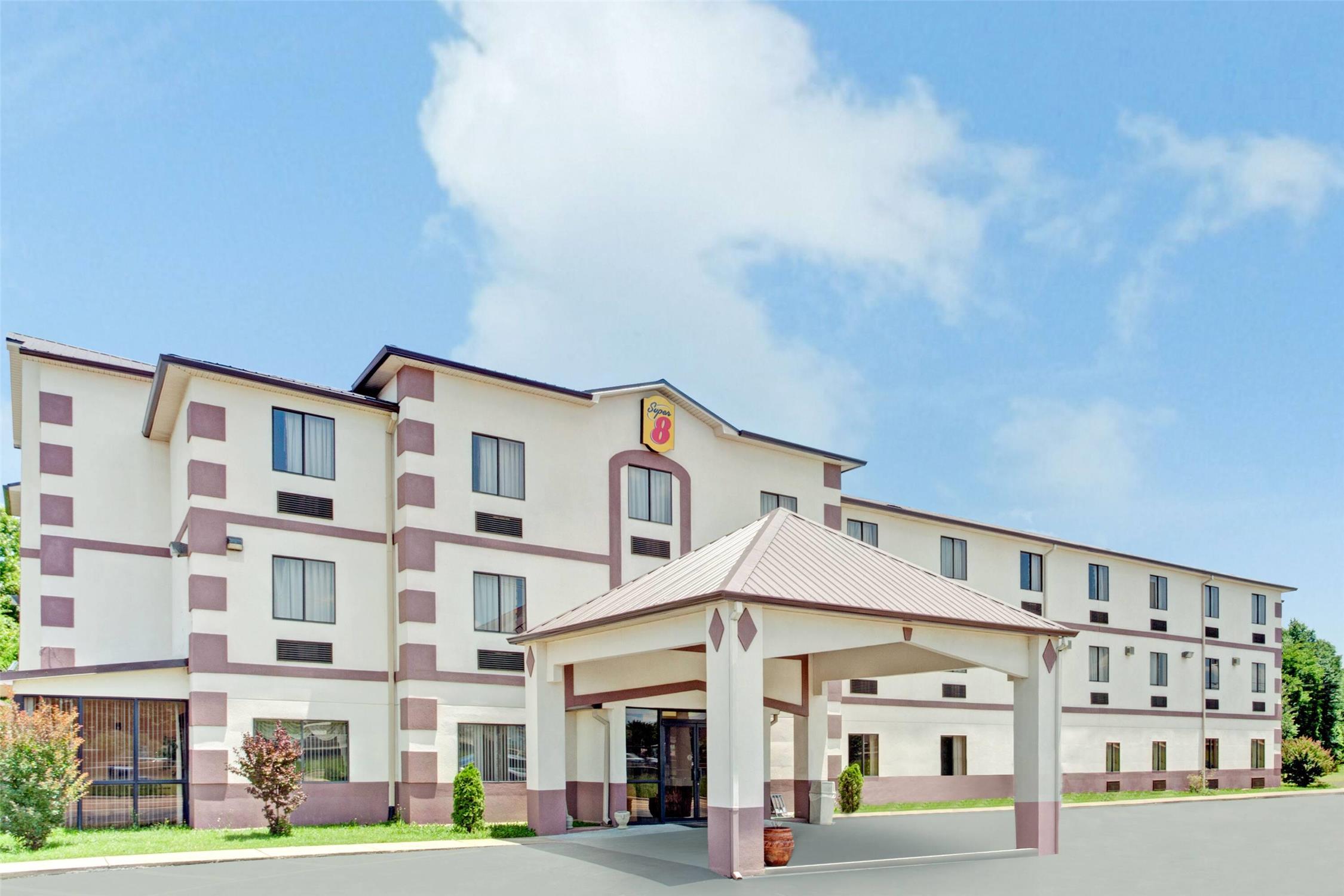 Super 8 by Wyndham Jackson/Ridgeland 2/11