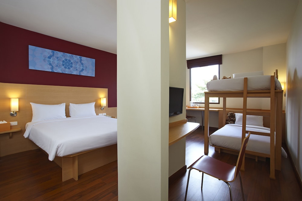Ibis Bangkok Riverside 24/66