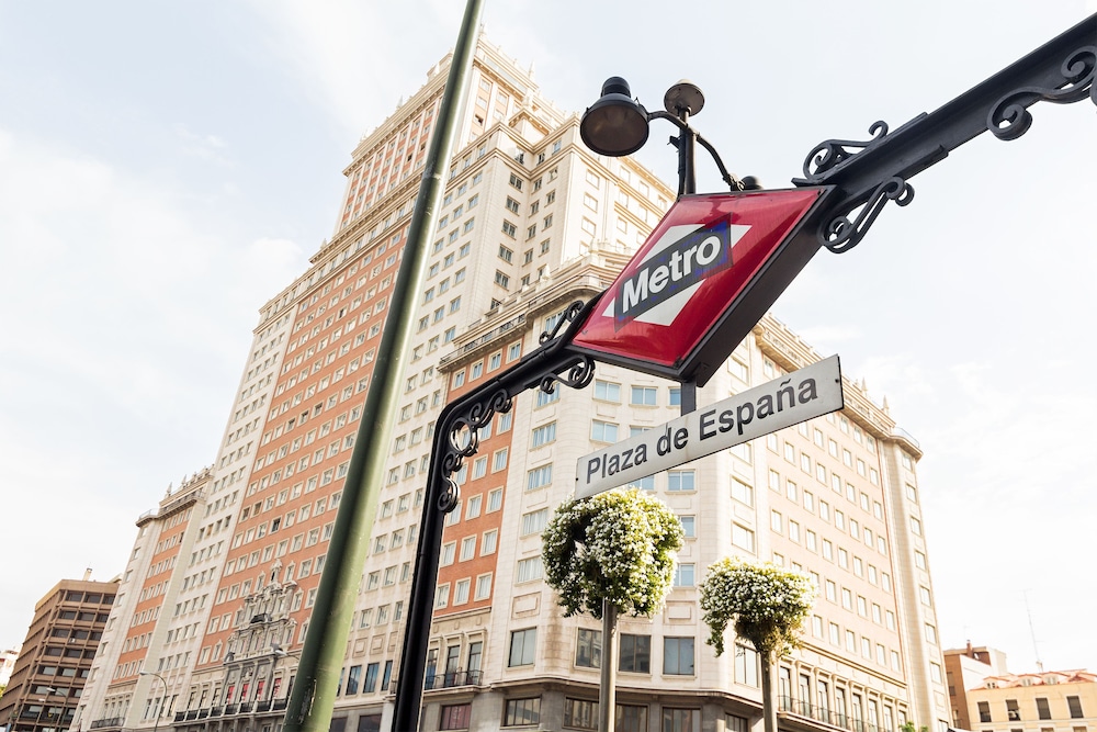 Hostal Gran Via 63 Rooms 2/28