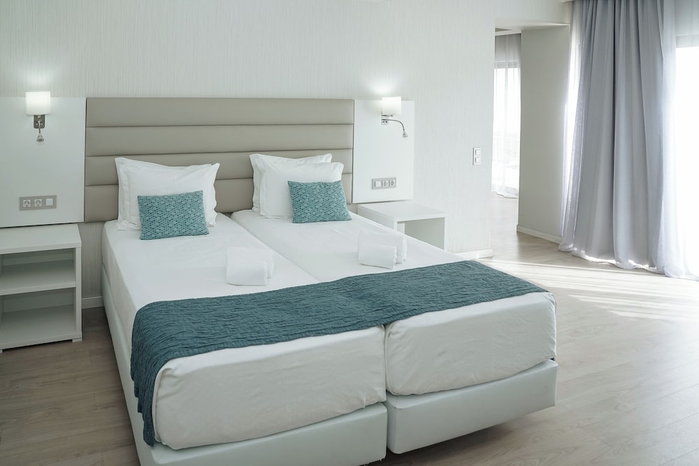 Carvi Beach Hotel 15/78