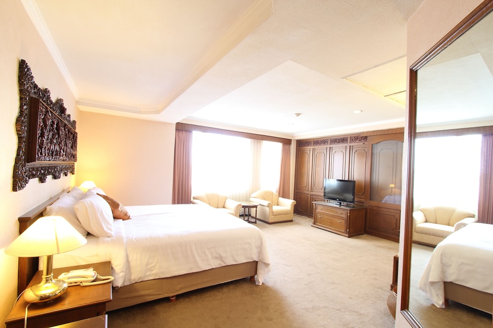 Regents Park Hotel 6/31
