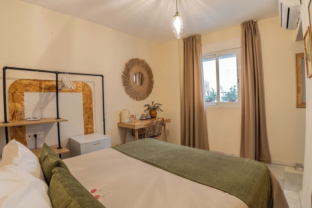 TOWER, STANDARD, DOUBLE BED, COURTYARD VIEW