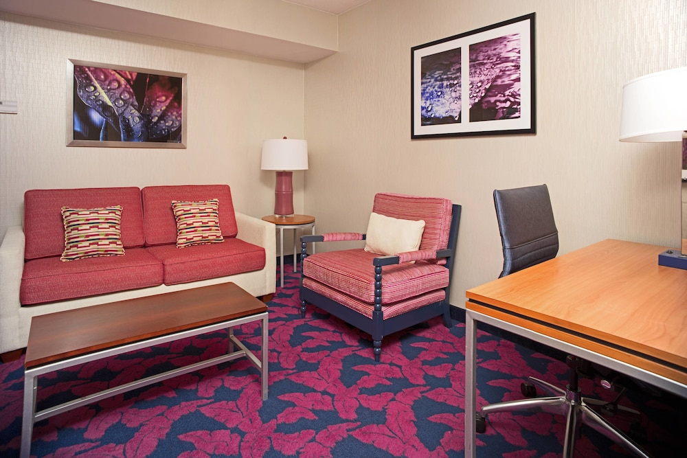 Springhill Suites by Marriott Virginia Beach Oceanfront 29/48