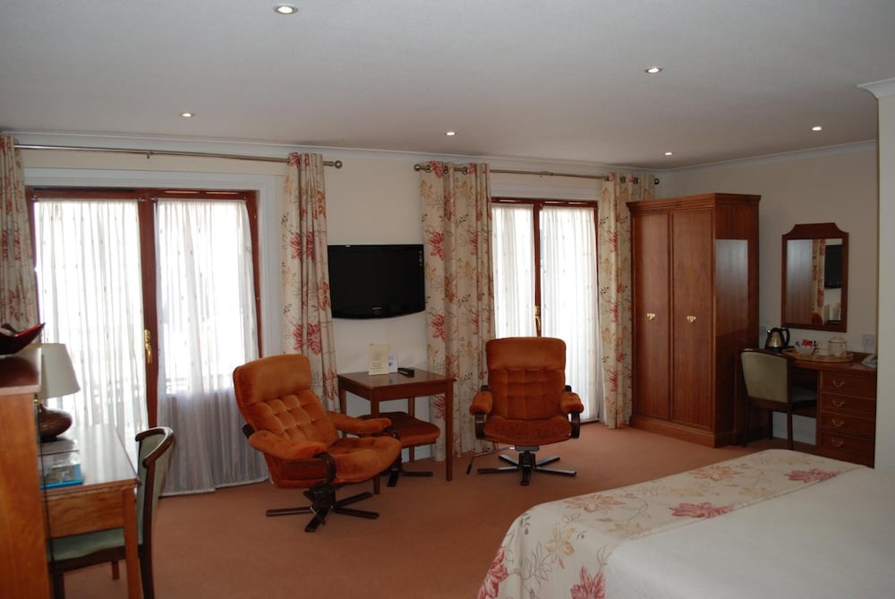 The Priory Hotel 35/48