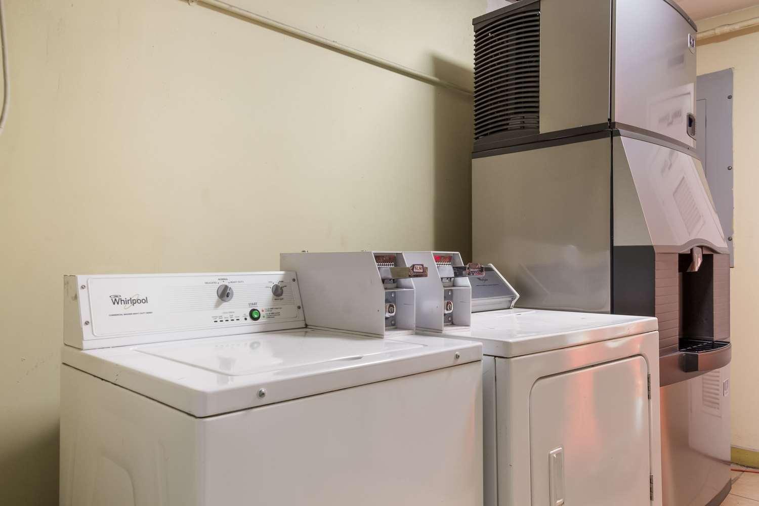 Econo Lodge Inn & Suites Brooks - Louisville South 20/23