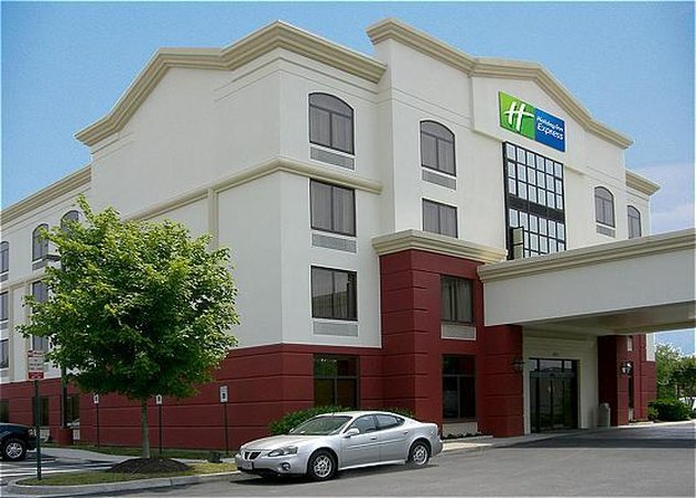 Holiday Inn Express Richmond Airport 54/60