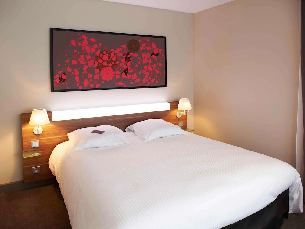 MERCURE CHOLET CENTRE 18/48