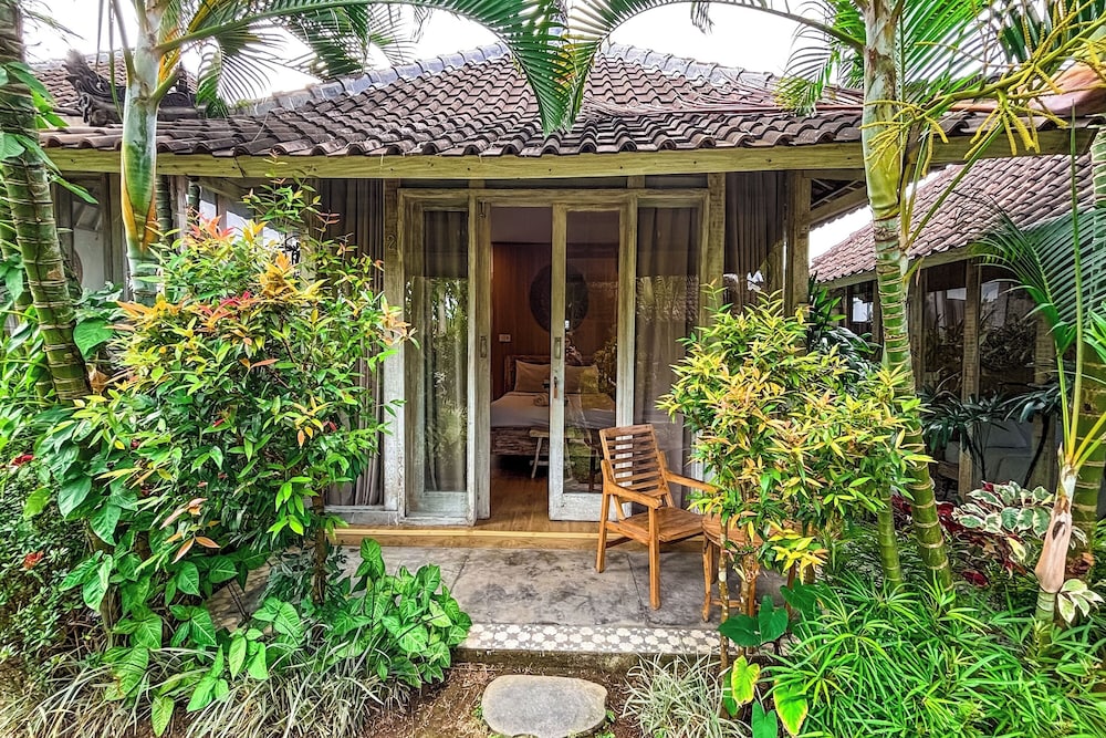 Villa Alisha Pererenan Canggu by ZUZU in Munggu