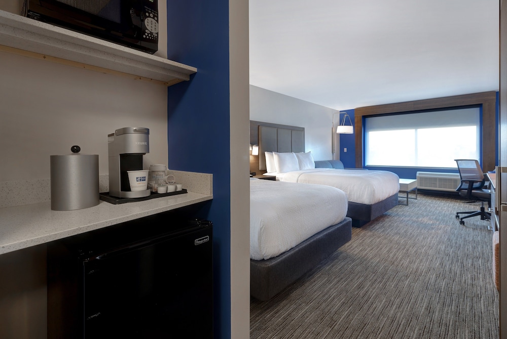 جناح بسريرين كوين مع أريكة، Holiday Inn Express & Suites Ann Arbor - University South 8/8