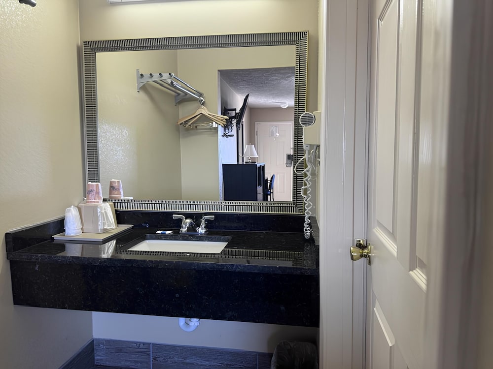Deerfield Inn & Suites 7/8