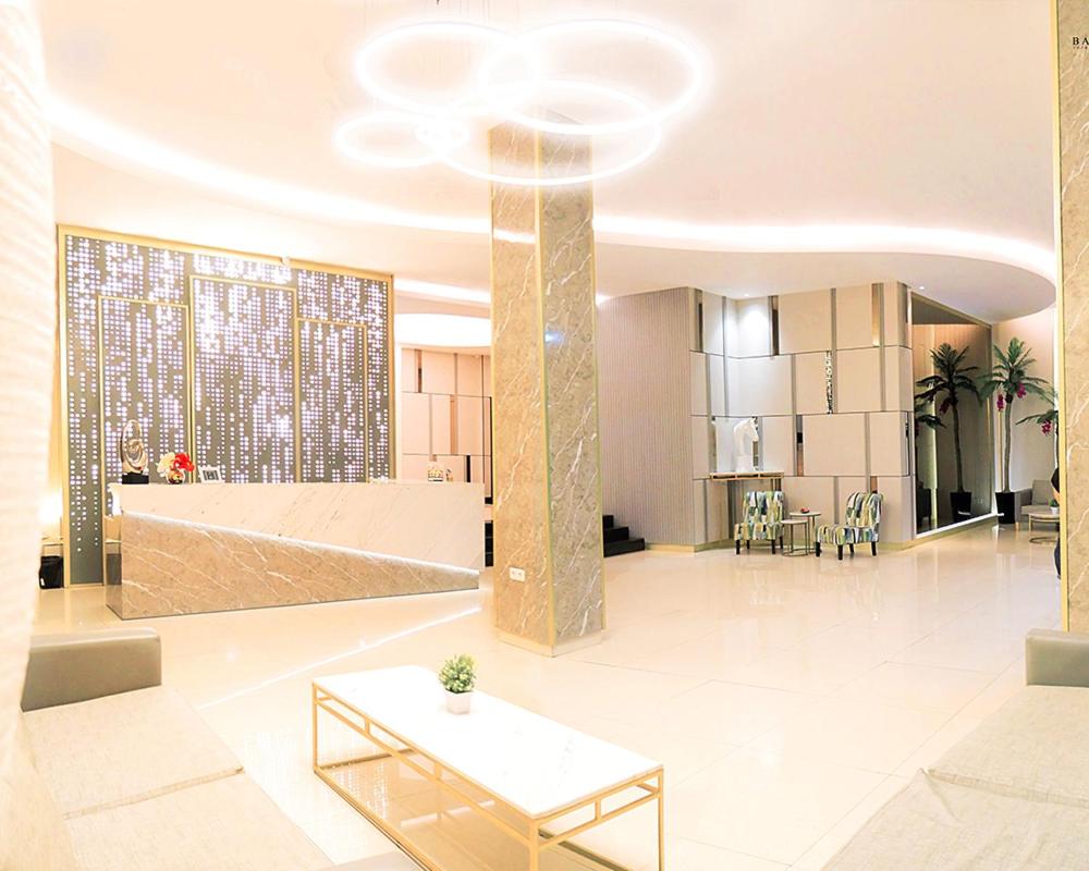 Emerald Hotel 15/42