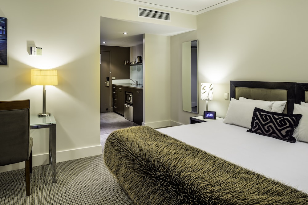 Bolton Hotel 14/75