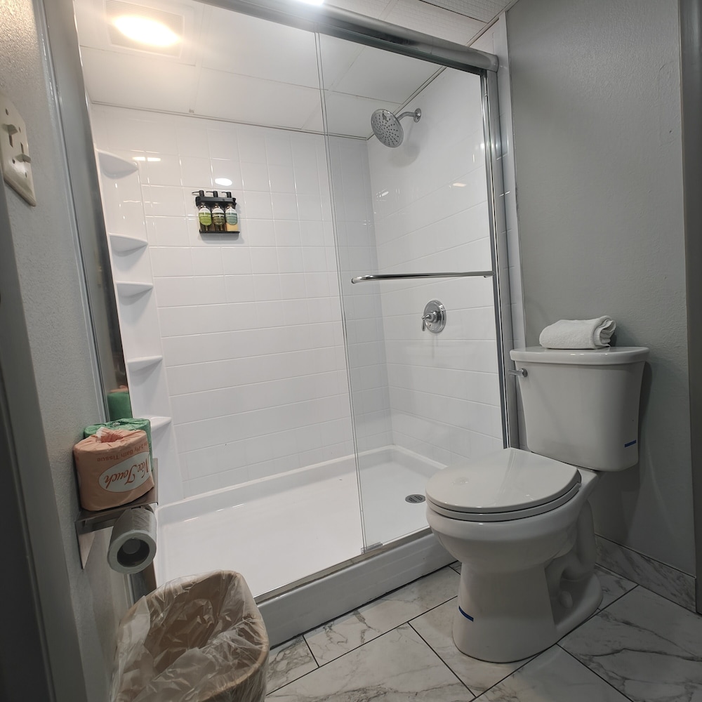 Mountain Vista Inn and Suites 53/57