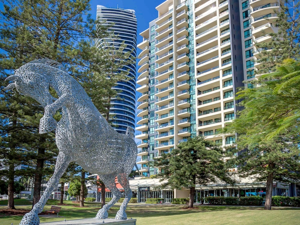 Mantra Broadbeach on the Park 59/70