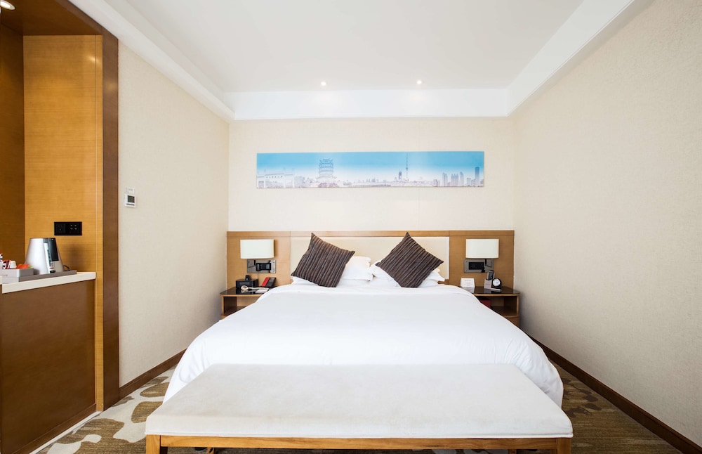 Ramada Encore by Wyndham Wuhan 13/42