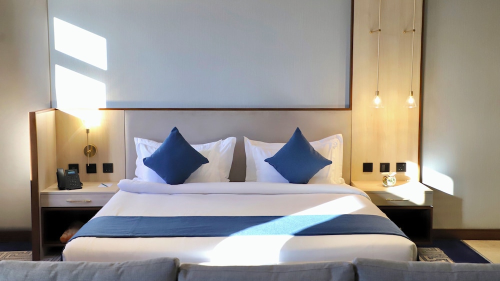 1 BEDROOM, EXECUTIVE, SUITE