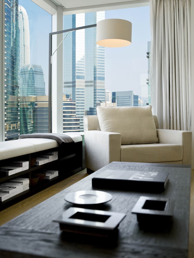 THE JERVOIS 32/50