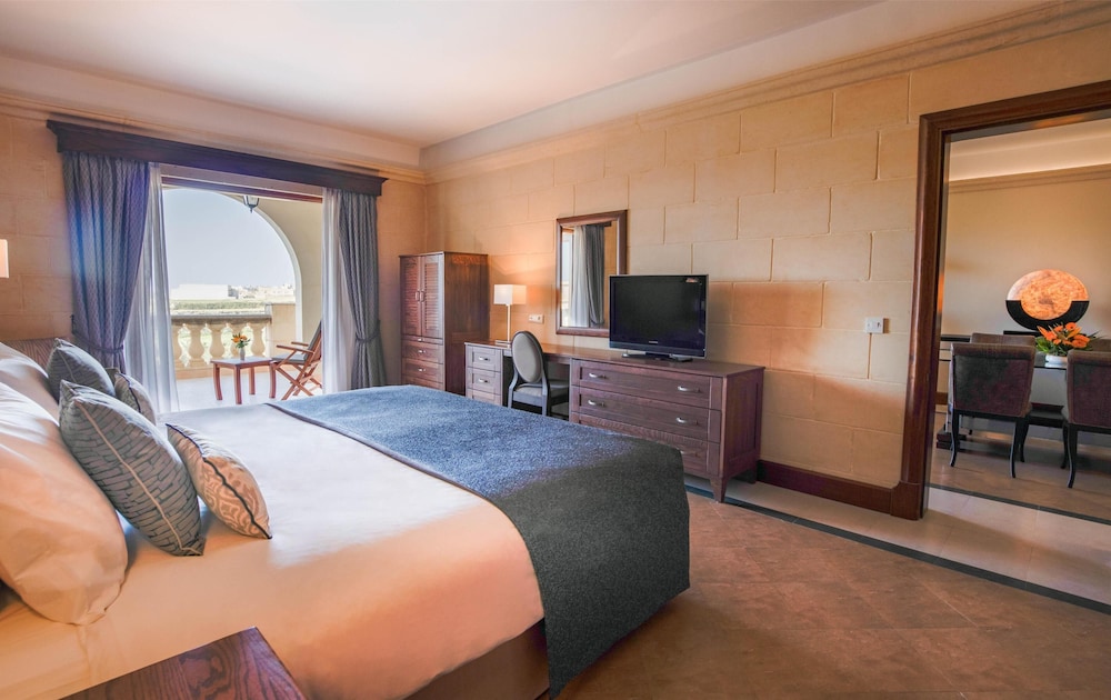 1 Bedroom, Signature, Gozo, Executive, Suite, King Bed, Pool View, Kitchen