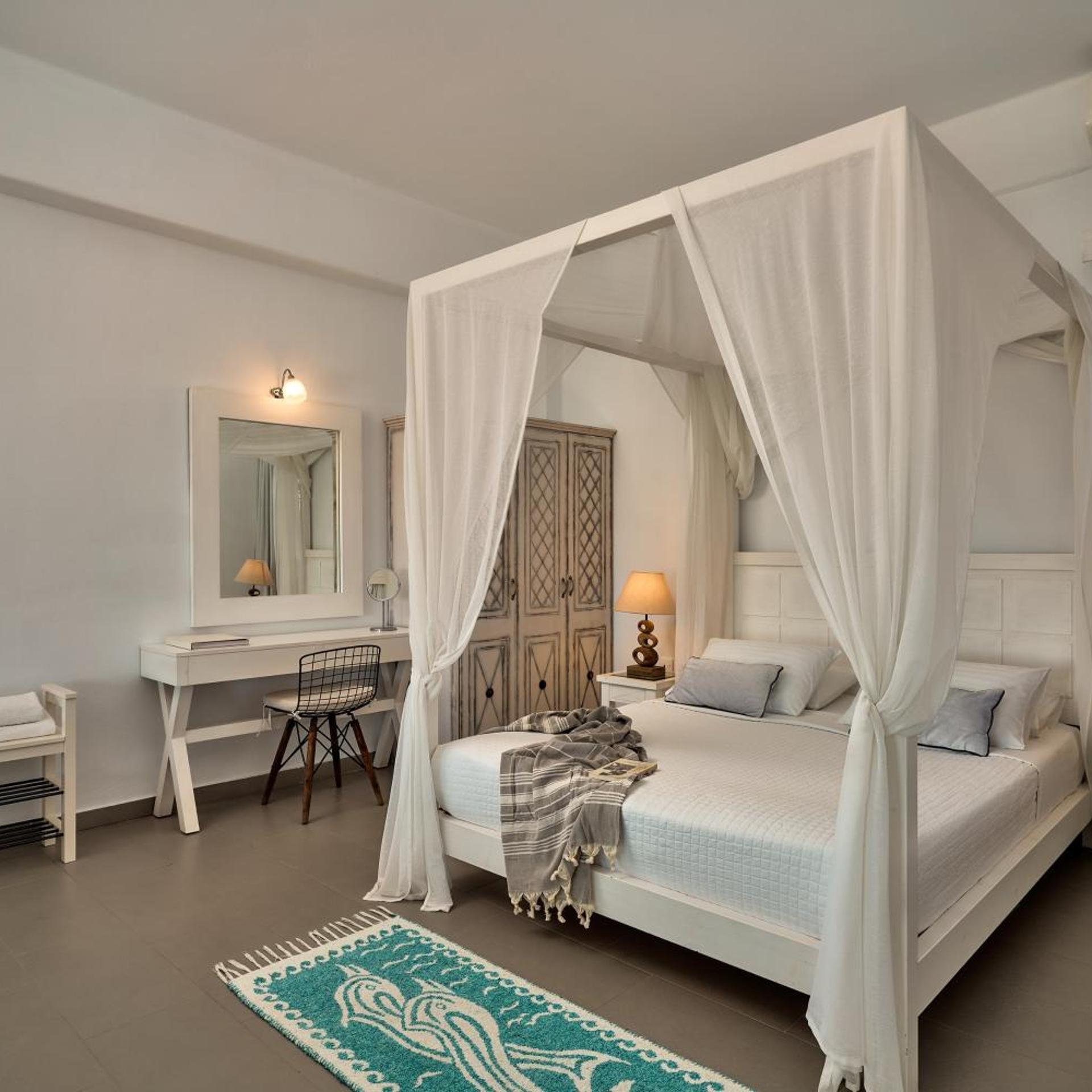 Superior, Suite, Pool Front, Sea View