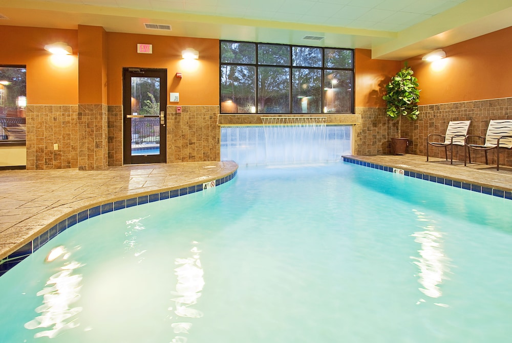 Holiday Inn Express Hoteland Suites Knoxville-Clinton 5/65