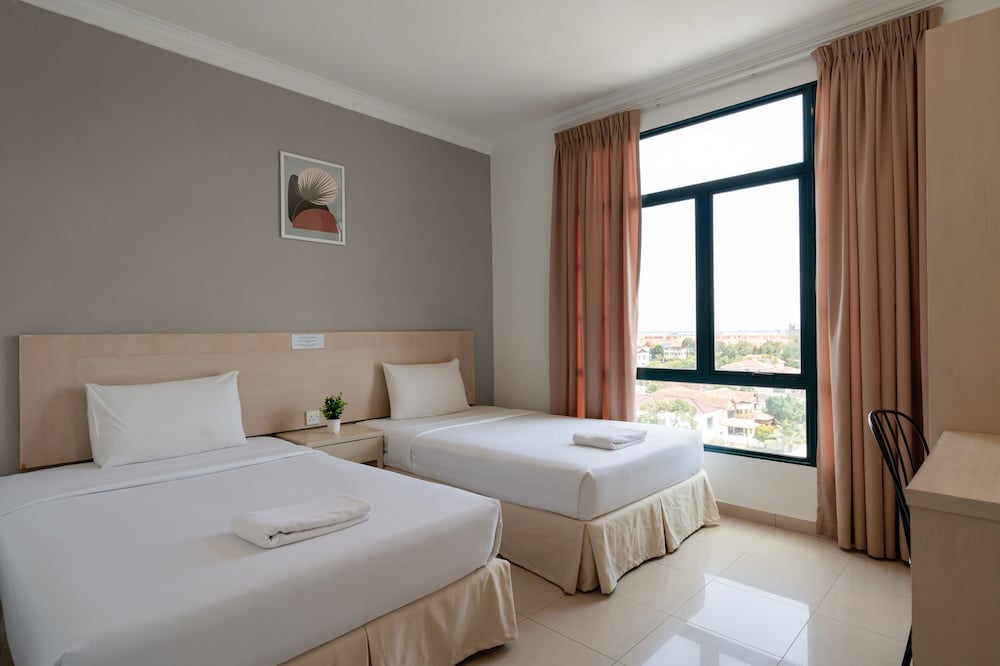 3 BEDROOMS, DELUXE, APARTMENT, KITCHEN