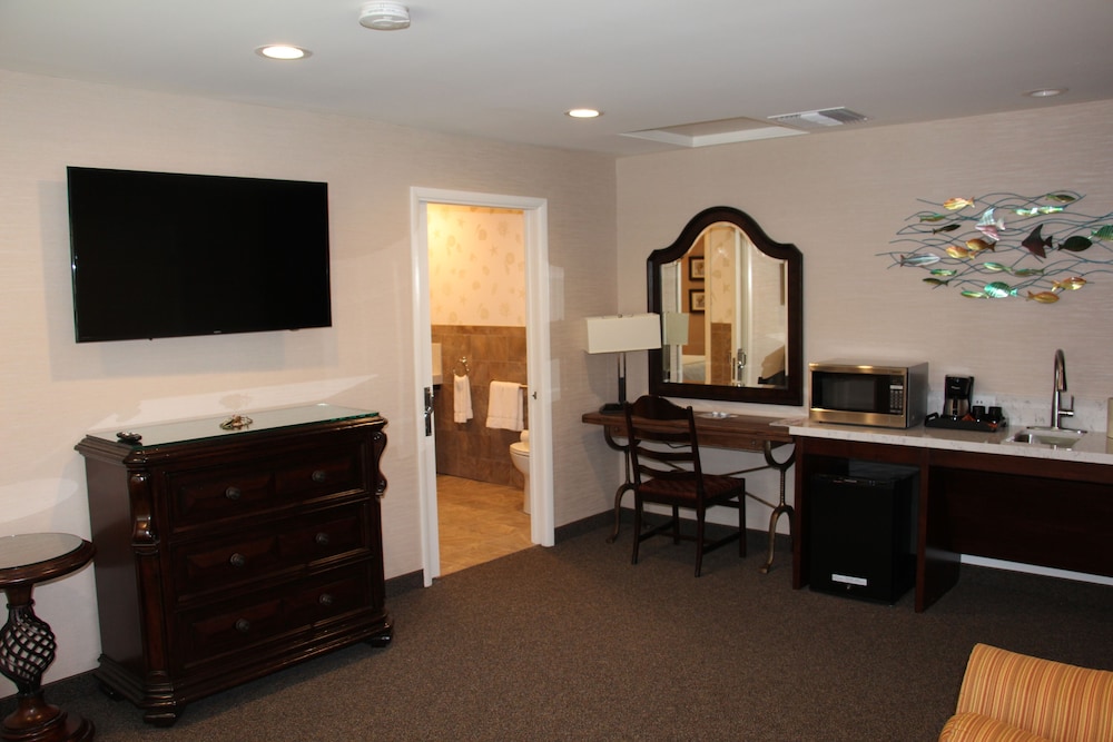 Franciscan Inn & Suites 35/40
