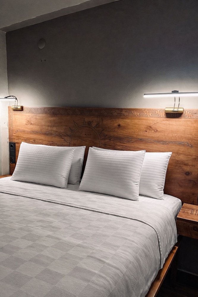 Bella Hotel 18/50