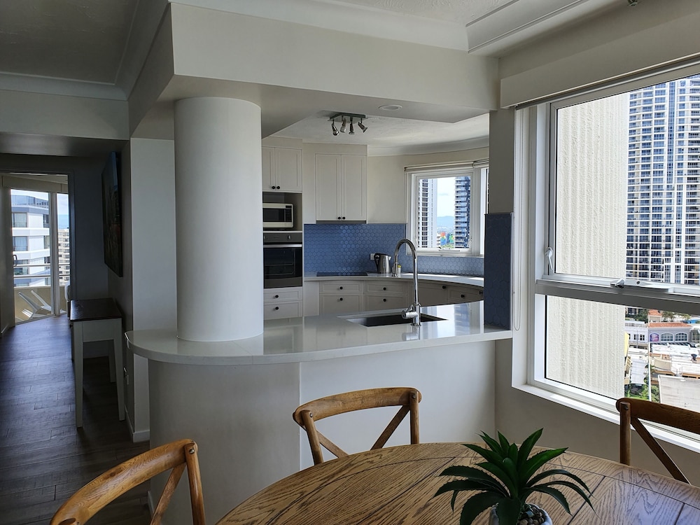 Zenith Ocean Front Apartments 33/50
