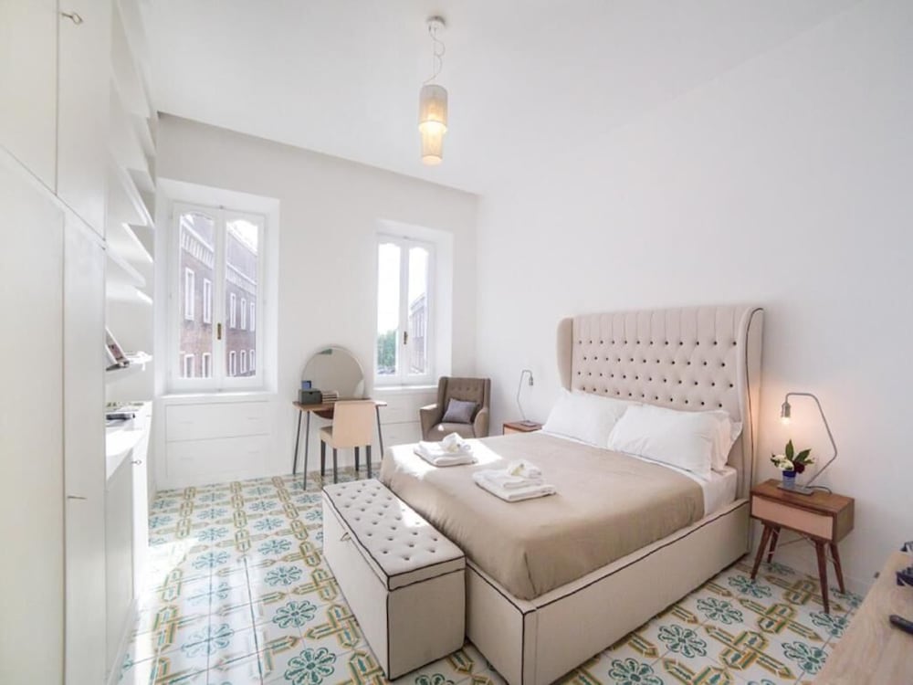 Grand Master Suites 26/74