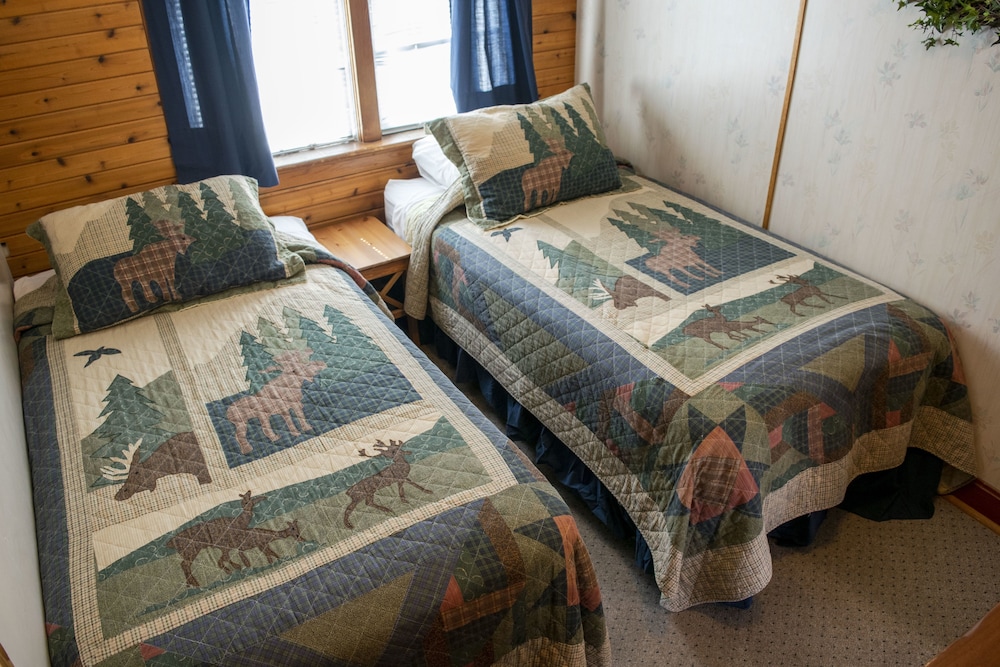 Crandell Mountain Lodge 52/66