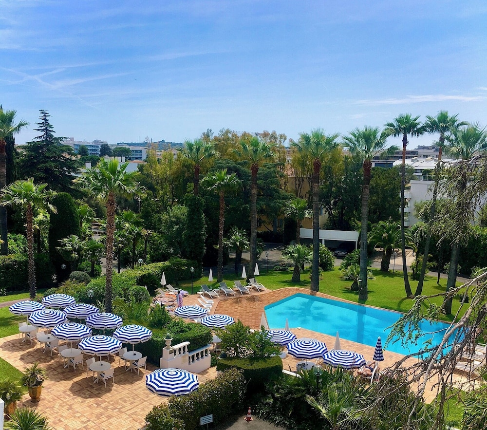Hôtel Des Mimosas 38/47