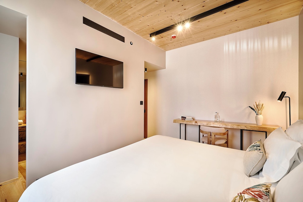 COMFORT, DOUBLE OR TWIN BED
