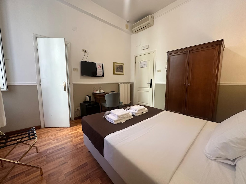Hotel Porta Pia 13/49