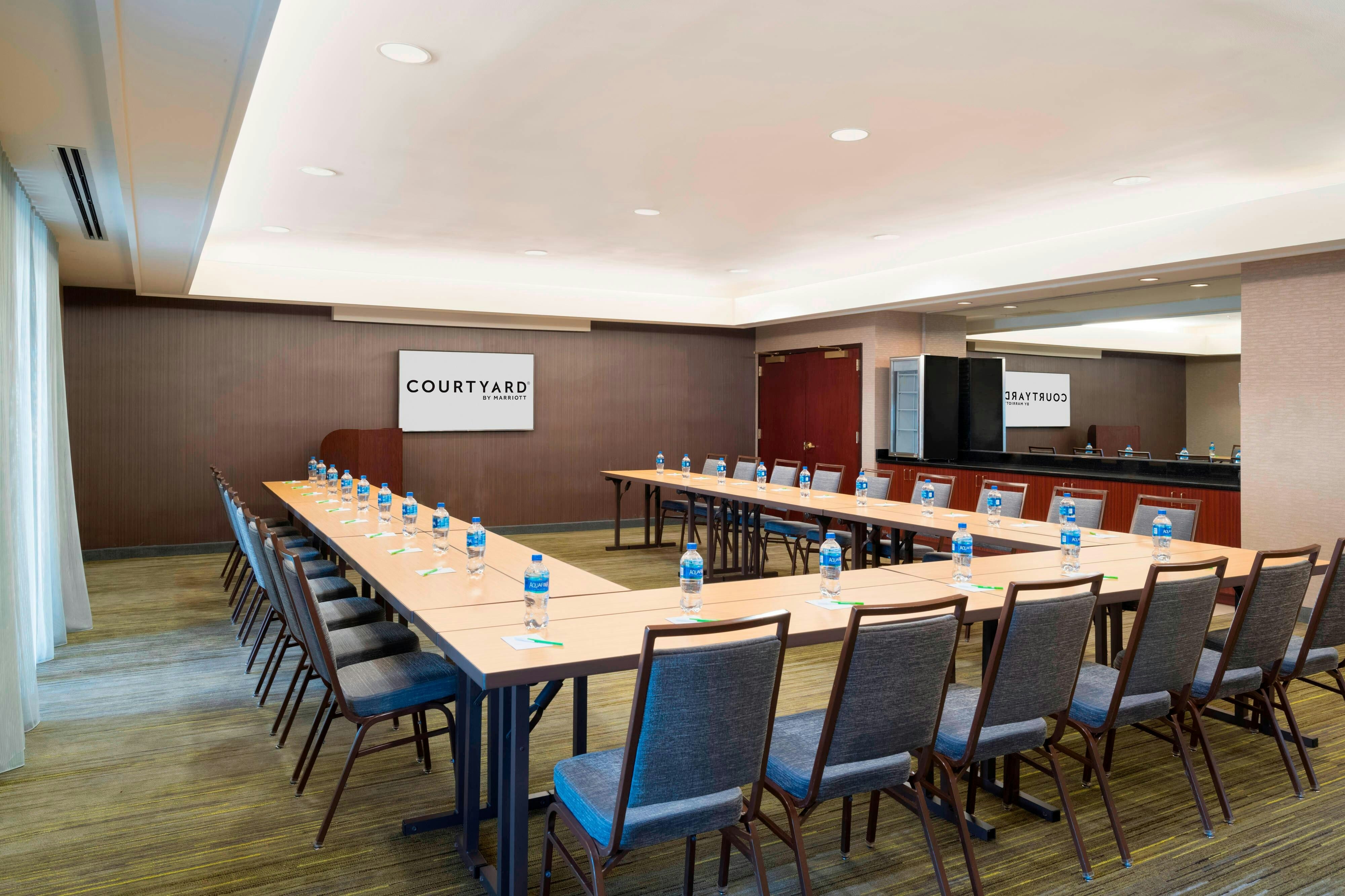 Courtyard By Marriott Princeton 16/18