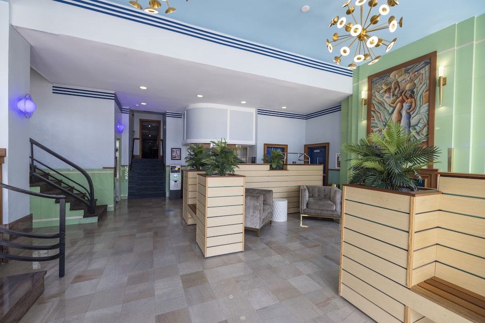 Colony Hotel 47/61