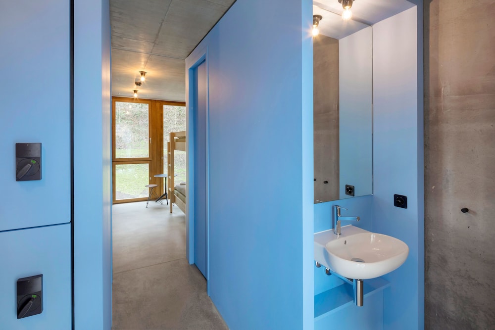 ROOM, QUADRUPLE, PRIVATE BATHROOM