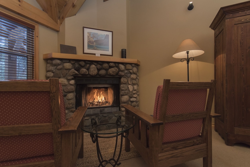 Buffalo Mountain Lodge 62/77