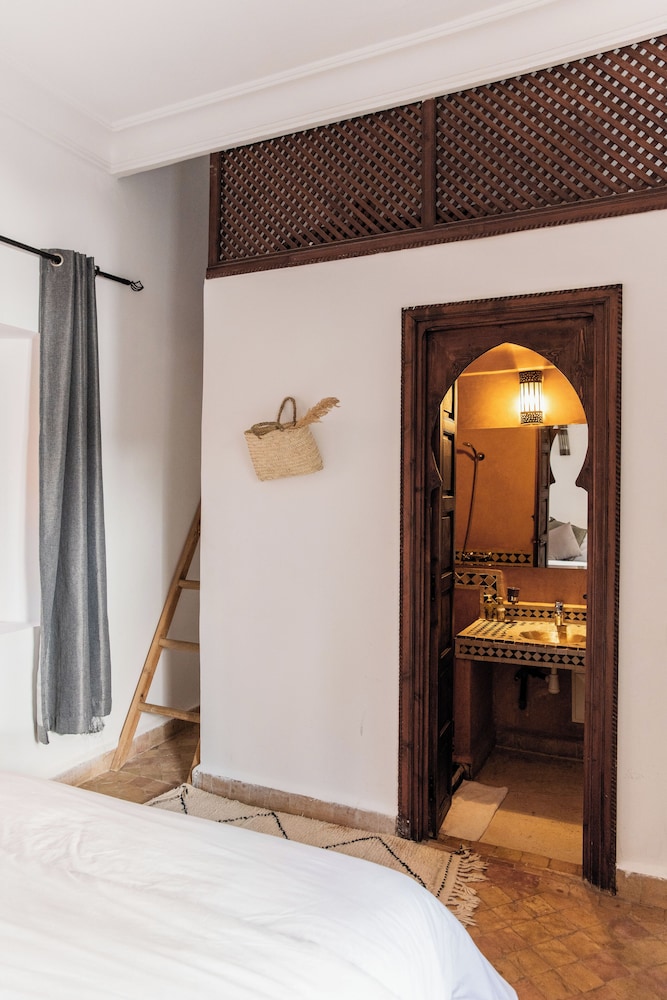 Riad 107 24/50