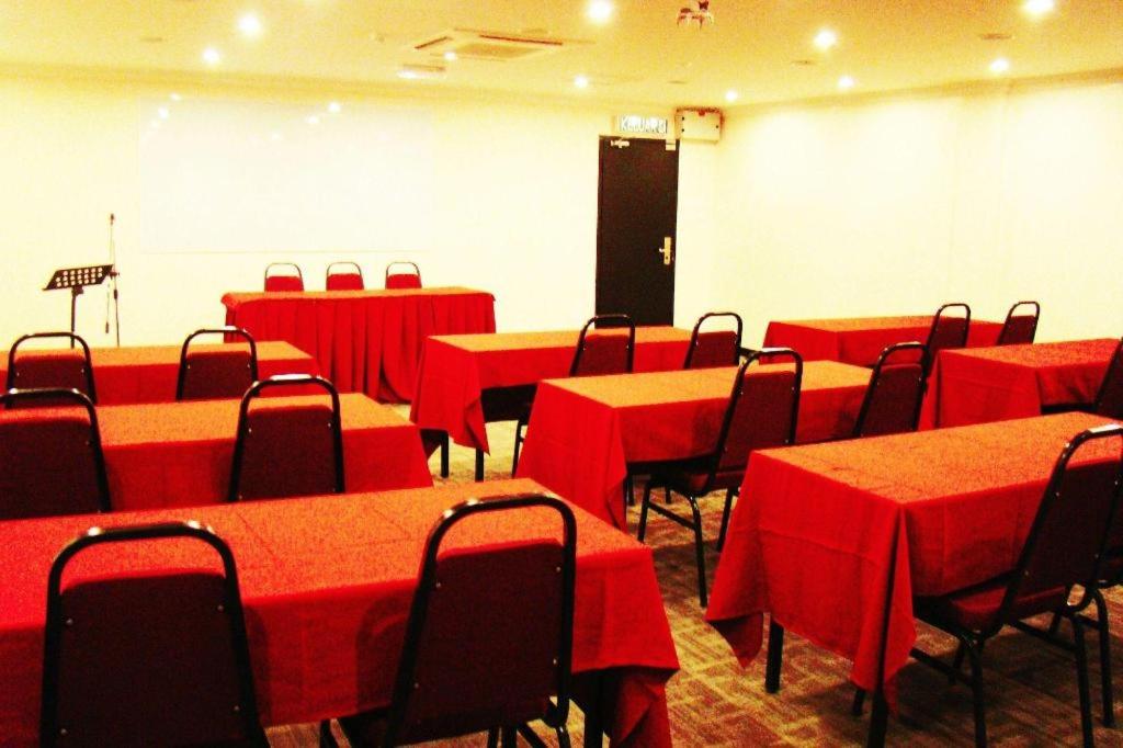 Adel Hotel 26/31