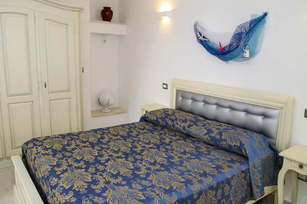 1 BEDROOM, CLASSIC, COURTYARD AREA