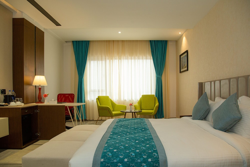Indreni Suites Hotel 7/36