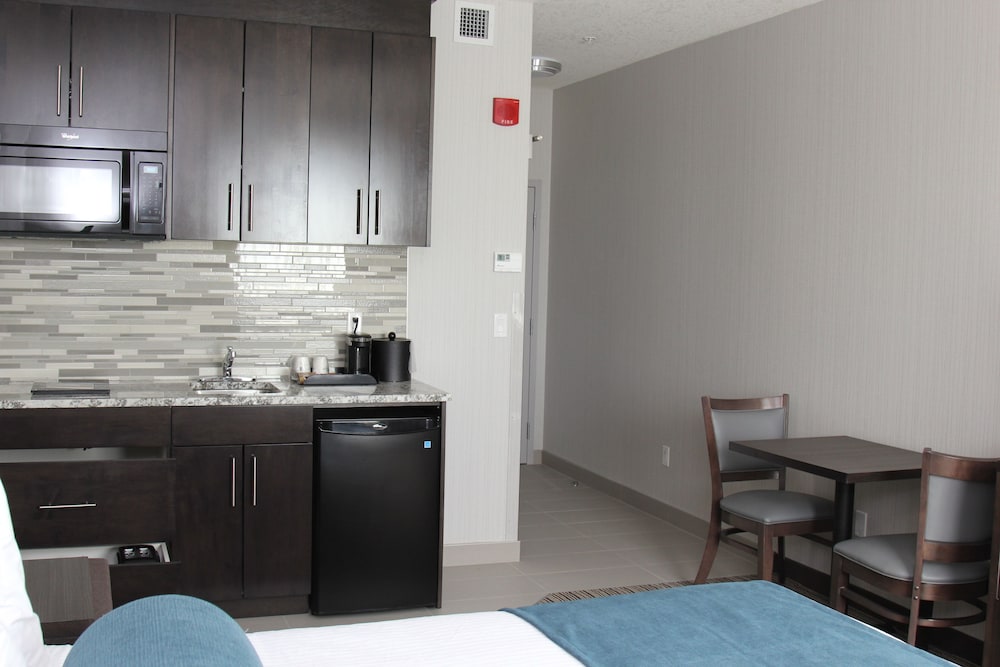 Best Western Plus Airdrie Gateway 7/50