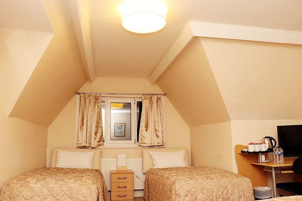 Gatwick Inn 42/53