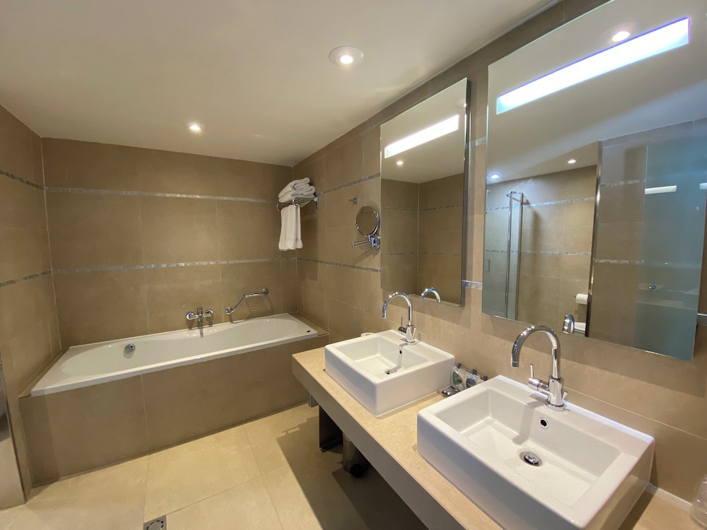 Absolute Hotel Spa 56/60